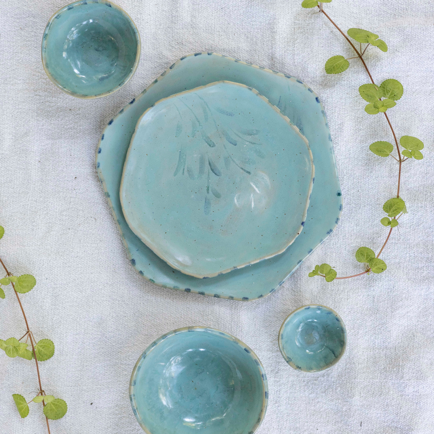 Jogo de mesa FLOR - esmaltação azul piscina